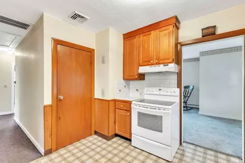 77 Norman St, Chicopee, MA 01013 photo 10