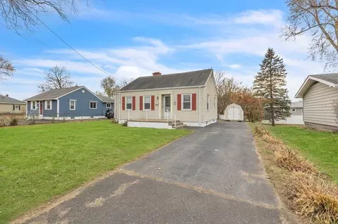 77 Norman St, Chicopee, MA 01013 photo 5