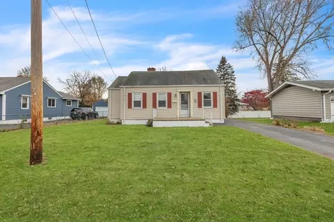 77 Norman St, Chicopee, MA 01013 photo 2