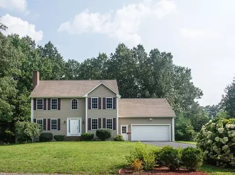 541 Towne St, North Attleboro, MA 02760