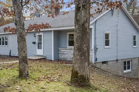 8 Mason Ter, Dudley, MA 01571