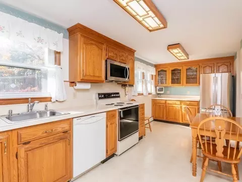 491 Maple St, Mansfield, MA 02048 photo 5