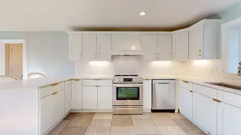 1329 Pleasant St, Worcester, MA 01602 photo 5