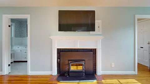 1329 Pleasant St, Worcester, MA 01602 photo 14