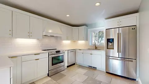 1329 Pleasant St, Worcester, MA 01602 photo 3
