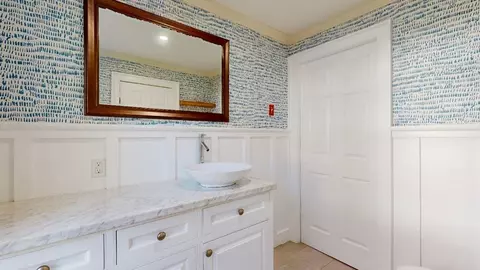 1329 Pleasant St, Worcester, MA 01602 photo 18