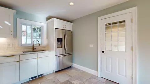 1329 Pleasant St, Worcester, MA 01602 photo 7
