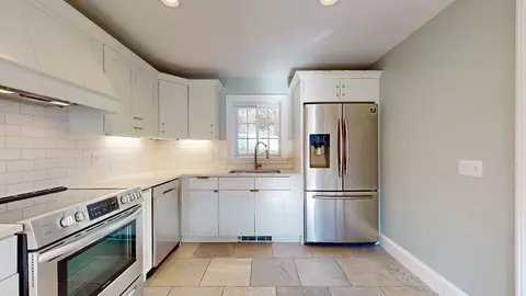 1329 Pleasant St, Worcester, MA 01602 photo 6