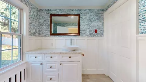 1329 Pleasant St, Worcester, MA 01602 photo 19