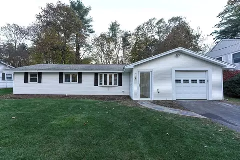 7 Philip Rd, Framingham, MA 01701