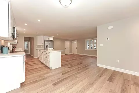 7 Philip Rd, Framingham, MA 01701 photo 9