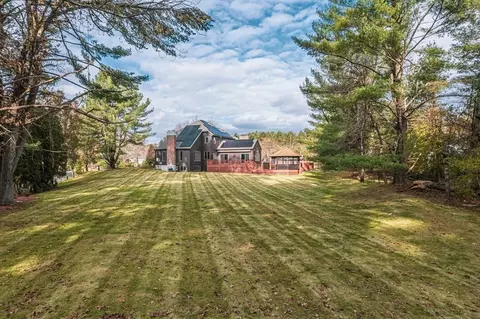 22 Powers Rd, Andover, MA 01810 photo 4