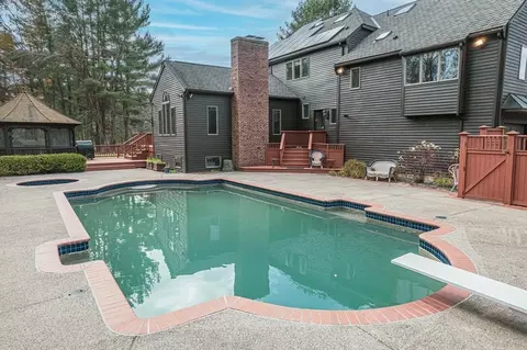 22 Powers Rd, Andover, MA 01810 photo 3
