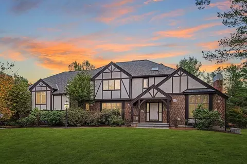 22 Powers Rd, Andover, MA 01810