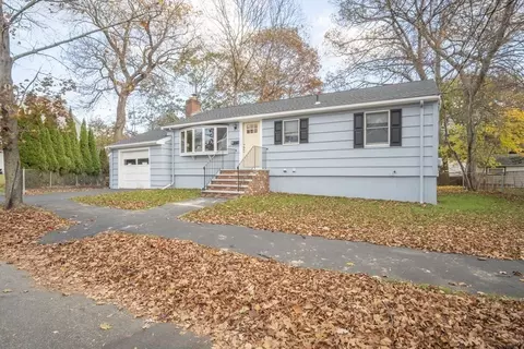 17 Sunset Rd, Lynn, MA 01904