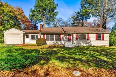 6 Arthur Rd, Andover, MA 01810