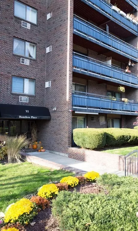 32 Whites Ave #F5501, Watertown, MA 02472
