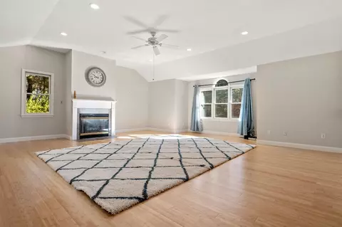 1091 High St, Dedham, MA 02026 photo 15