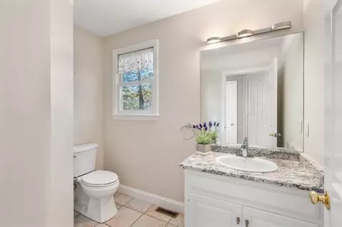 1091 High St, Dedham, MA 02026 photo 13