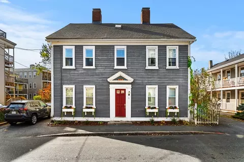 22 Beckett St #B, Salem, MA 01970