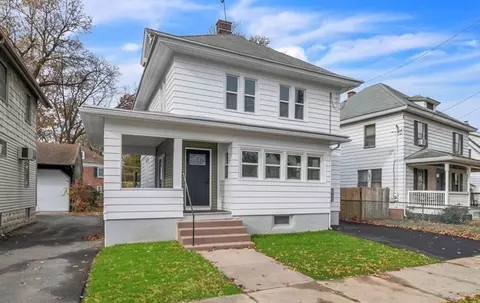 34 Brunswick St, Springfield, MA 01108