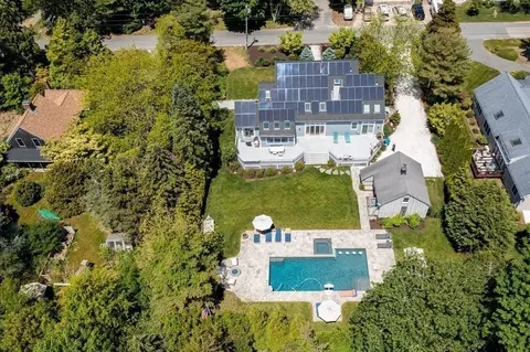 26 Chase Rd, Falmouth, MA 02540