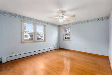 23 Frontenac St, Chicopee, MA 01020 photo 9