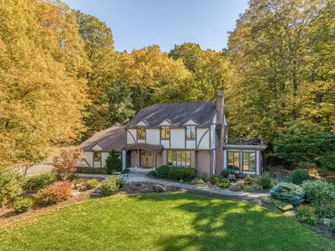 15 Highridge Rd, Wilbraham, MA 01095
