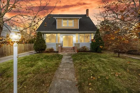 83 Green St, Rockland, MA 02370