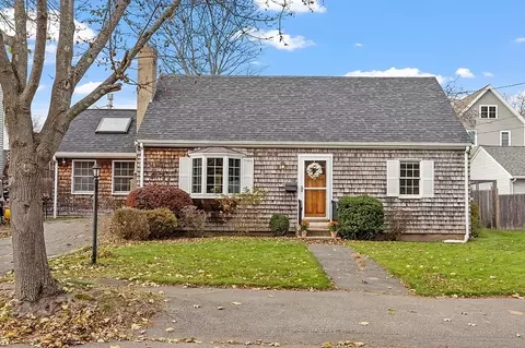 12 Orchard St, Beverly, MA 01915