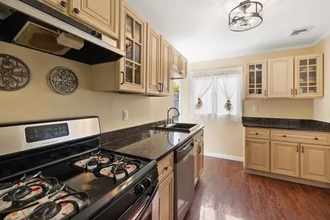 1497 President Ave, Fall River, MA 02720 photo 6