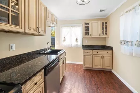 1497 President Ave, Fall River, MA 02720 photo 4