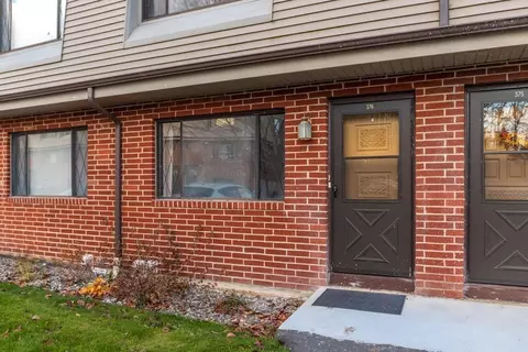 376 Farrwood Dr #376, Haverhill, MA 01835
