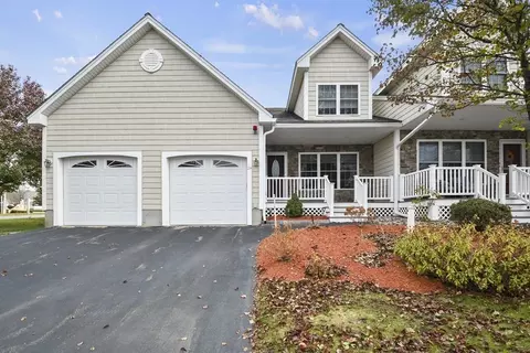 2 Doveton Ln #A, Hudson, NH 03051