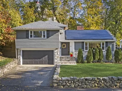 51 Sheridan Rd, Swampscott, MA 01907