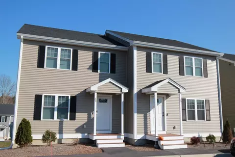 35 Riverside Dr #35, Lakeville, MA 02347