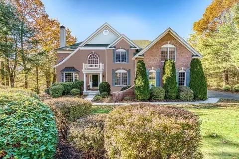 7 Greenwood Rd, Hopkinton, MA 01748