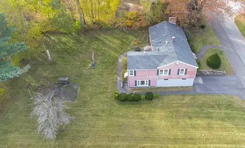 33 Eastview St, Lowell, MA 01852