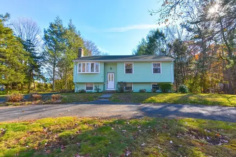 80 Smith St, Attleboro, MA 02703
