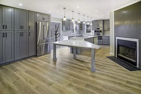 20 Skye Line Dr, Sutton, MA 01590