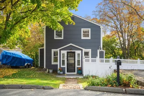 17 Cedarview, Salem, MA 01970