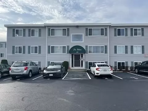 215 Glasgow St #1, Fall River, MA 02721