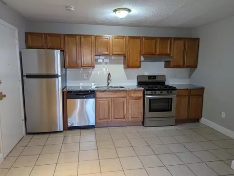 215 Glasgow St #1, Fall River, MA 02721 photo 2