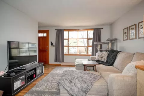 20 Roath St, Worcester, MA 01604 photo 2