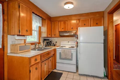 20 Roath St, Worcester, MA 01604 photo 5