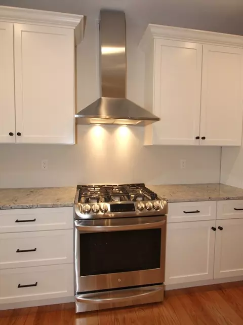 348 Salisbury St, Worcester, MA 01609 photo 11