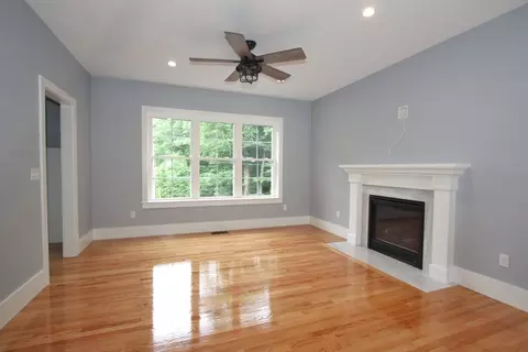 348 Salisbury St, Worcester, MA 01609 photo 5