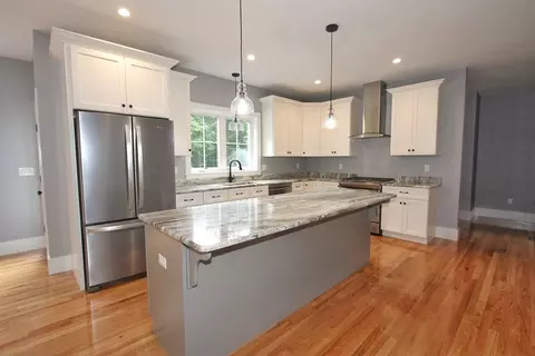 348 Salisbury St, Worcester, MA 01609 photo 7
