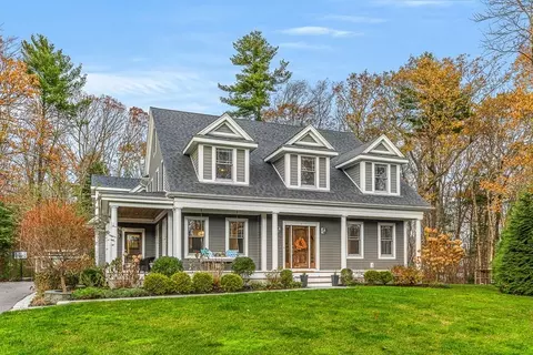 17 Hancock Ct, Walpole, MA 02081