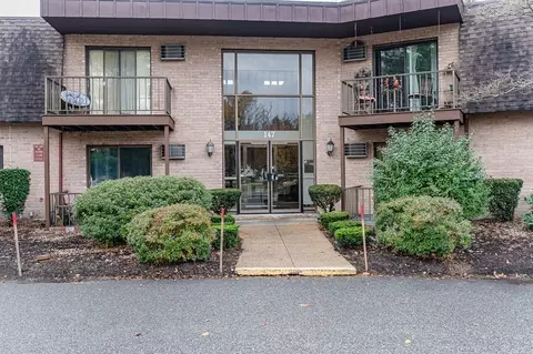 147 Sylvan St #1B, Danvers, MA 01923 photo 2
